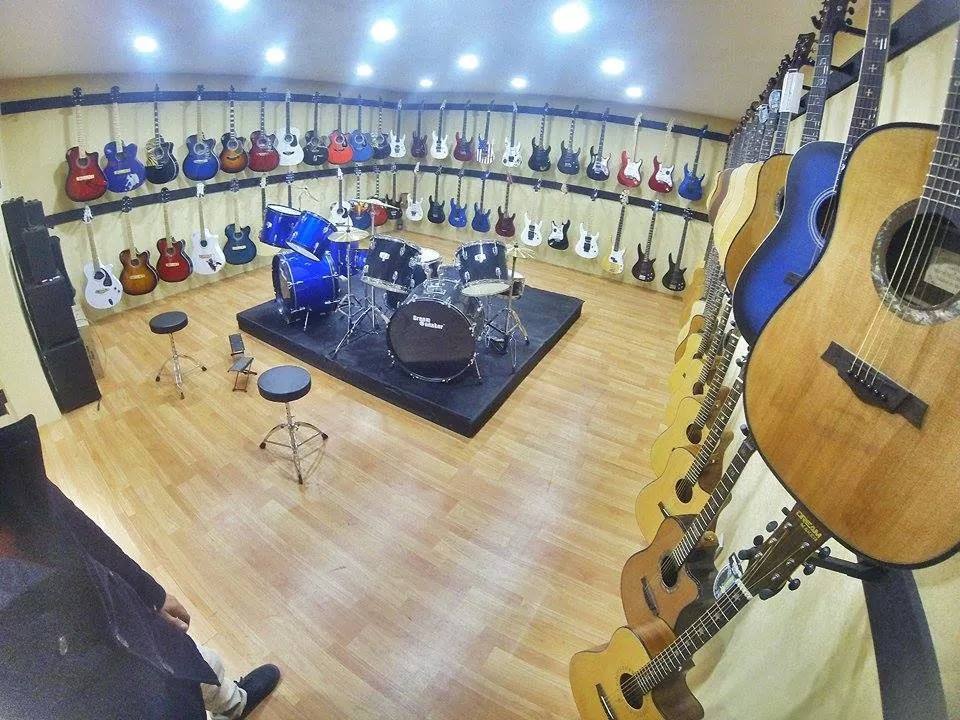 guitars in Nepal